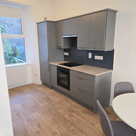 2 Bed With Harbour Views 2