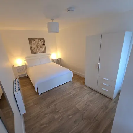 2 Bed With Harbour Views 2 Apartman