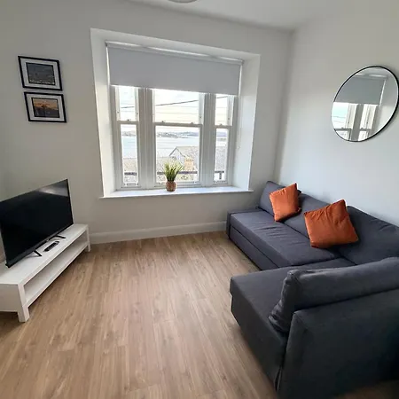 2 Bed With Harbour Views 2 코브