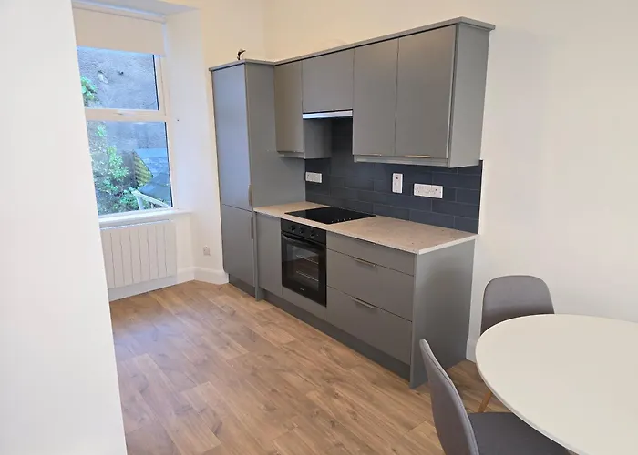 2 Bed With Harbour Views 2