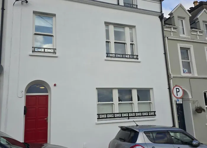 2 Bed With Harbour Views 2 *