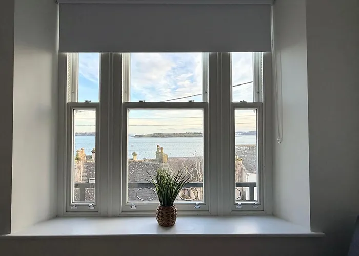 2 Bed With Harbour Views 2 شقة